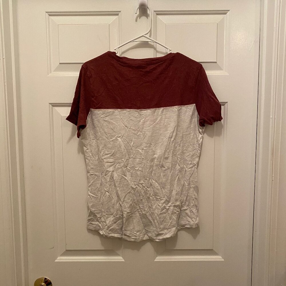 NWT Virginia Tech Hokies Women's V-Neck Gray Maroon Short Sleeve T-Shirt Large - Picture 2 of 2